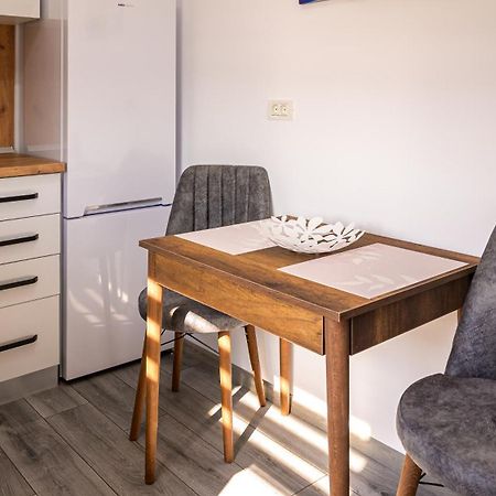 Nina House Apartment Târgu Jiu Екстериор снимка
