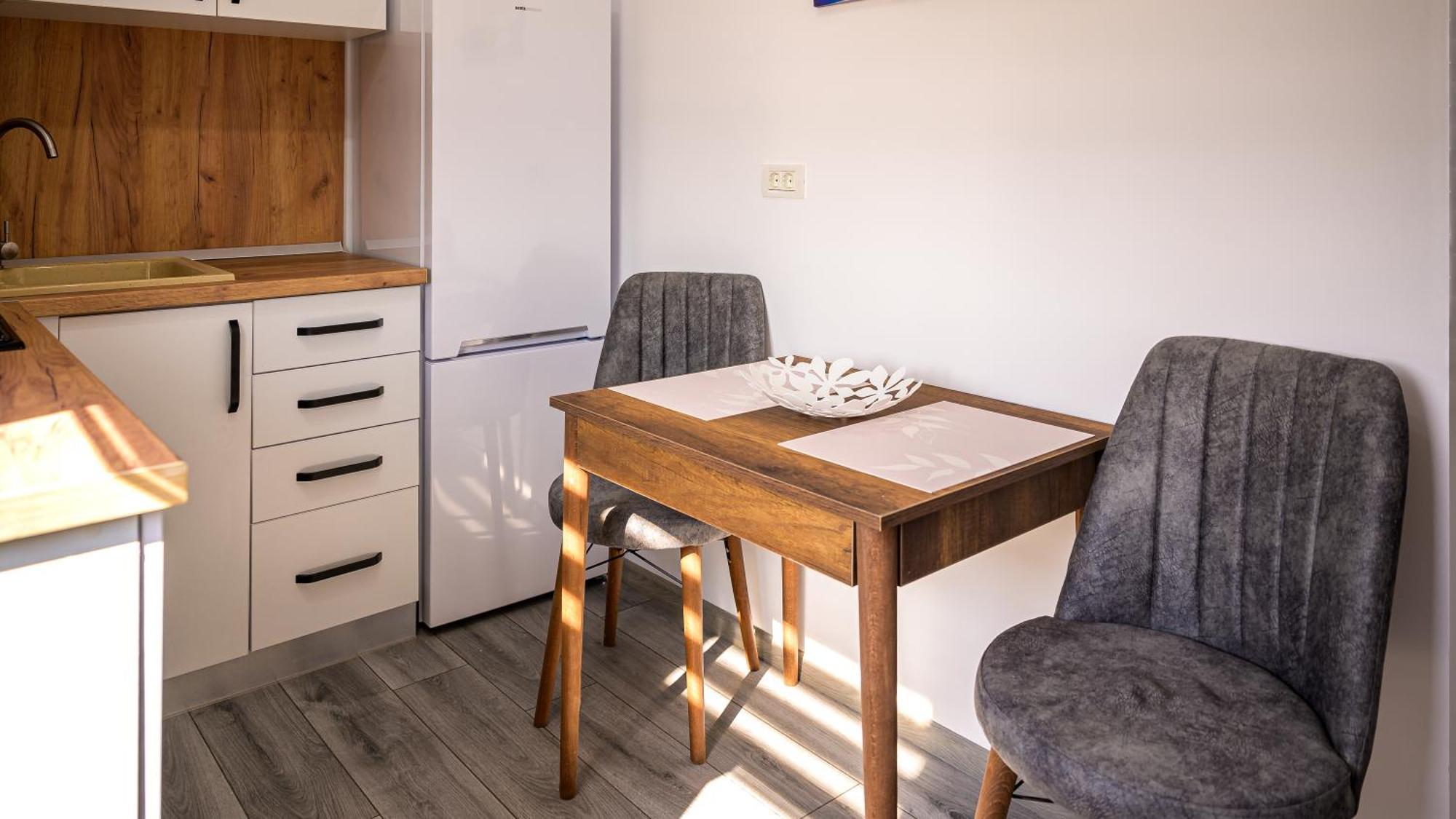 Nina House Apartment Târgu Jiu Екстериор снимка